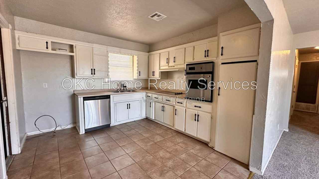 8417 S Villa Ave - Photo 7 of 18
