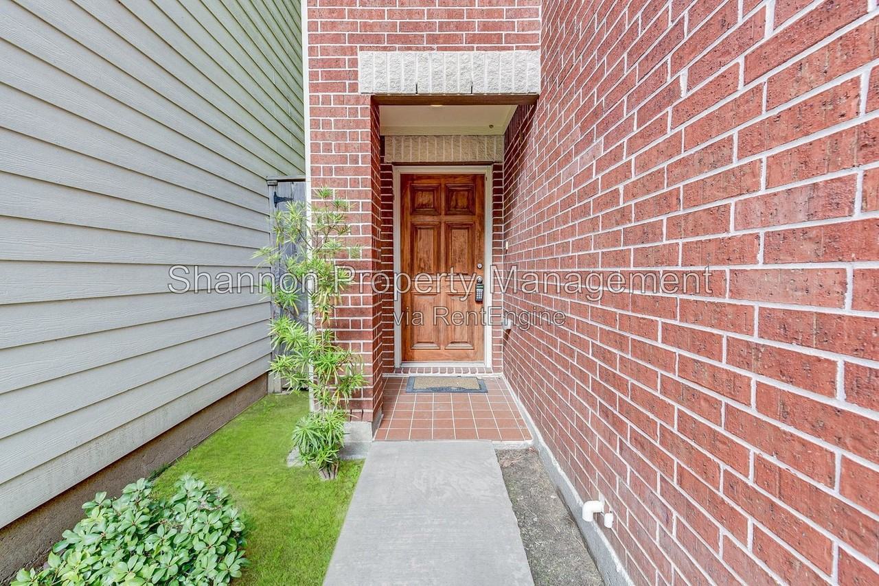 650 Westcross St #35 - Photo 3 of 27