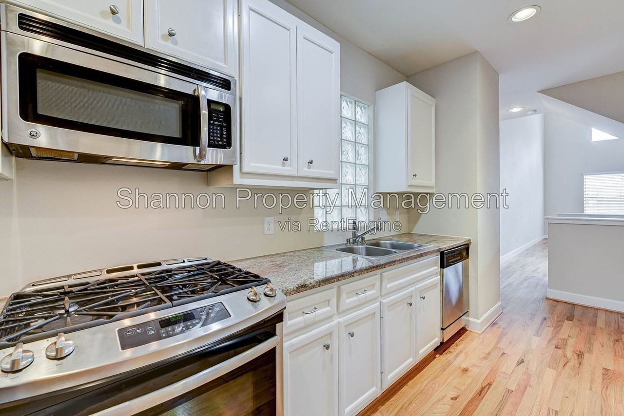650 Westcross St #35 - Photo 5 of 27