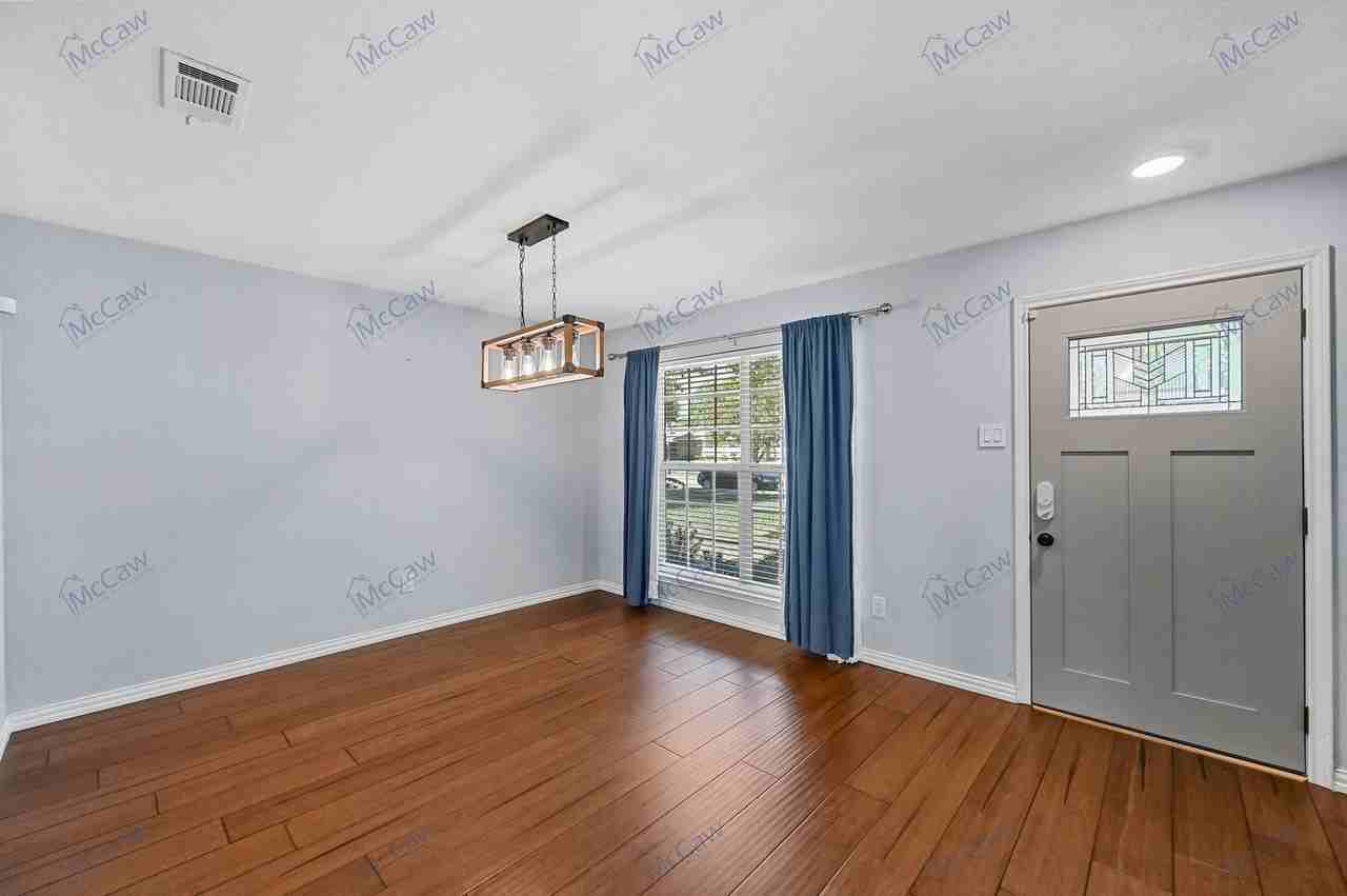 7136 Vinland St - Photo 3 of 24