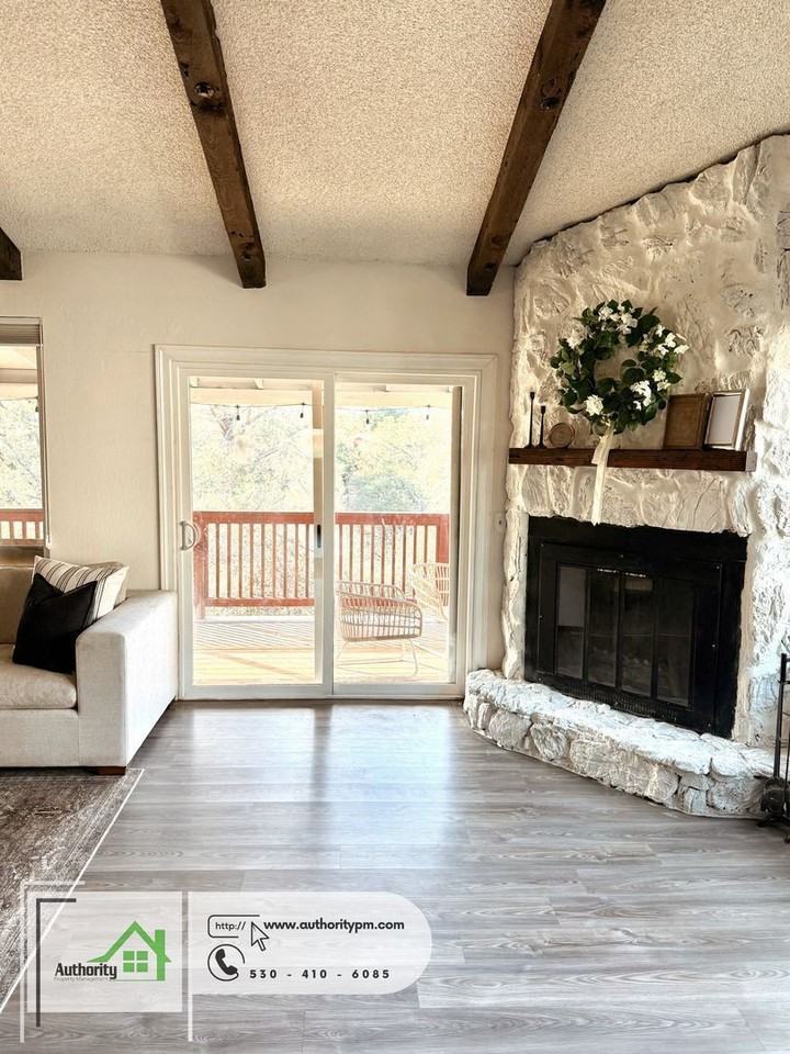 1788 Riviera Dr - Photo 3 of 13