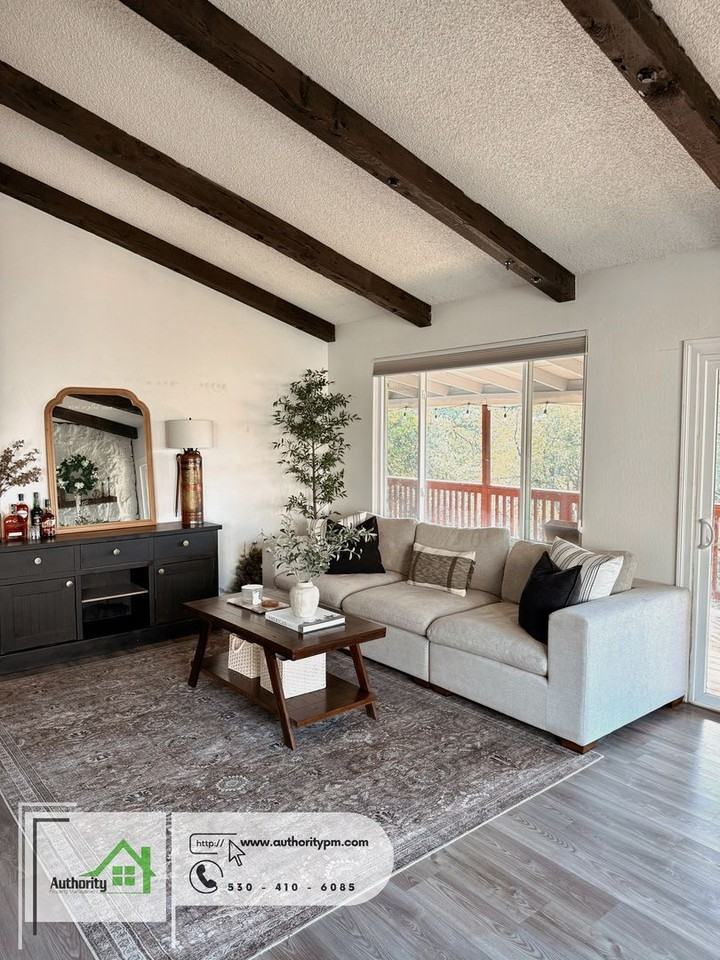 1788 Riviera Dr - Photo 4 of 13