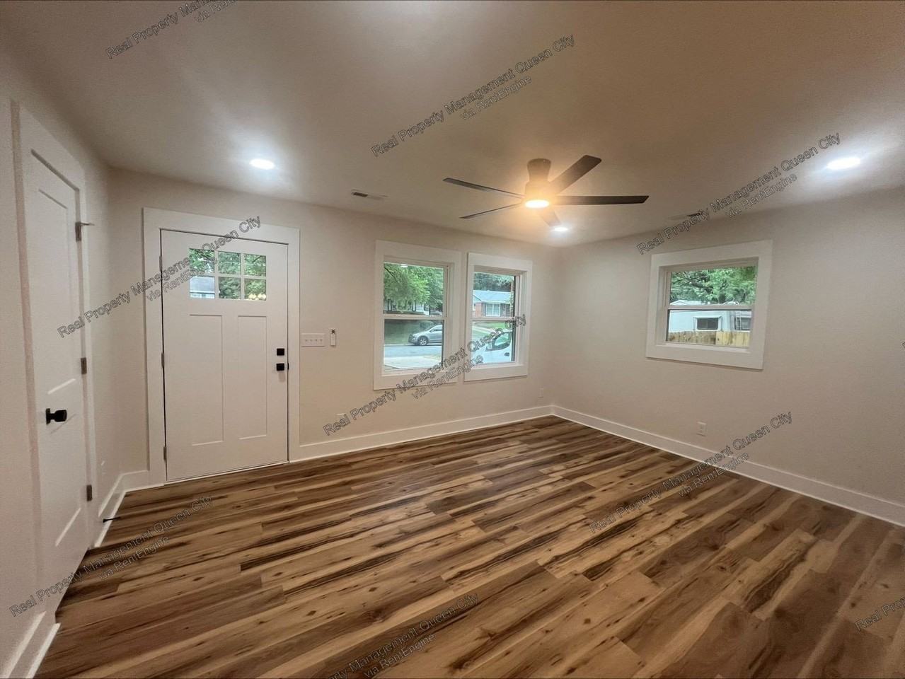 2513 Westgrove Dr - Photo 2 of 22