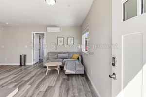 featured image of 160 Harrison Ave #B1