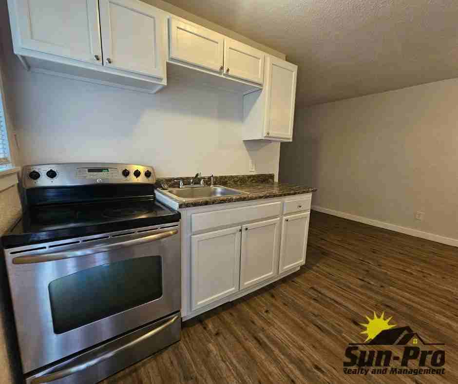 708 Georgia St #4 - Photo 2 of 10