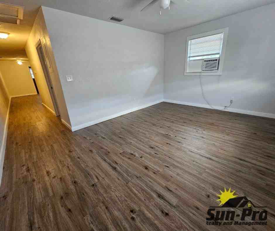 708 Georgia St #4 - Photo 7 of 10