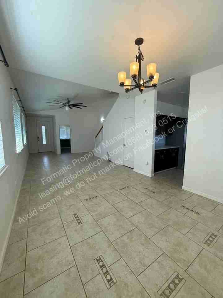 1295 Kukulu St - Photo 3 of 22