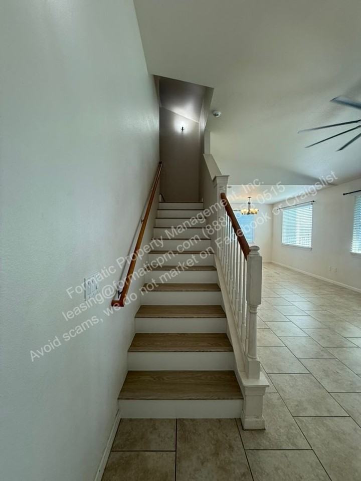 1295 Kukulu St - Photo 5 of 22