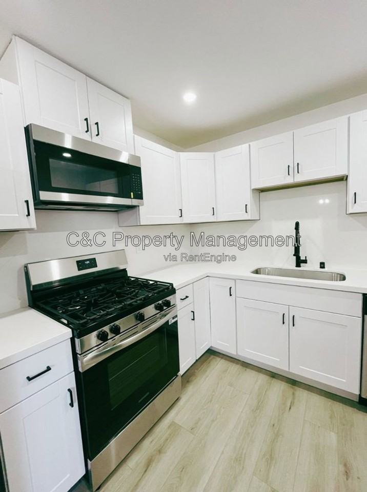 6628 Helen Ct #B - Photo 4 of 15