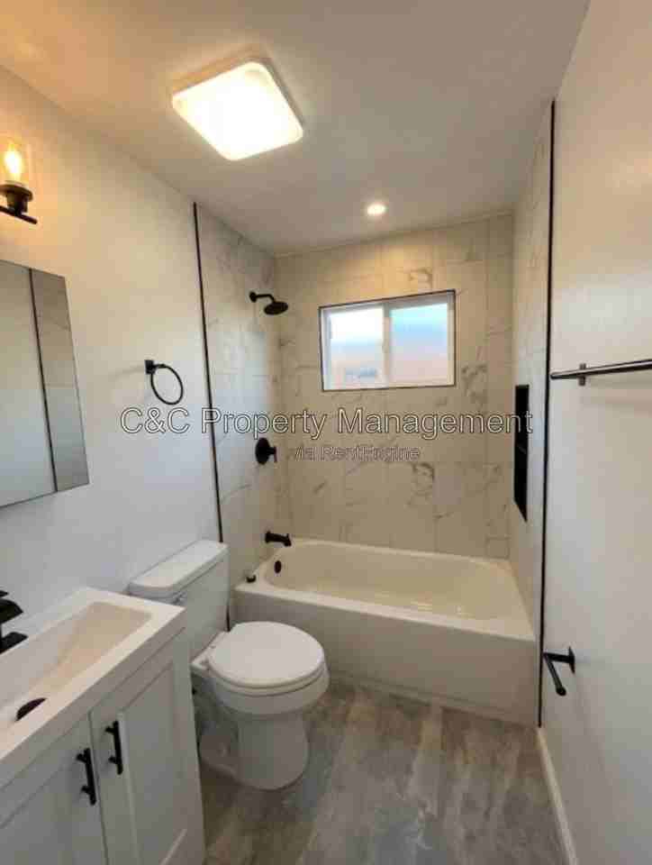6628 Helen Ct #B - Photo 7 of 15