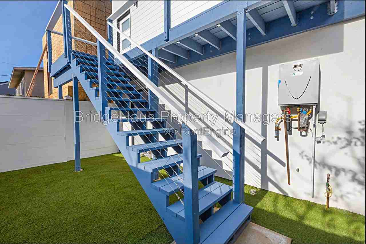 4656 Santa Monica Ave - Photo 3 of 21