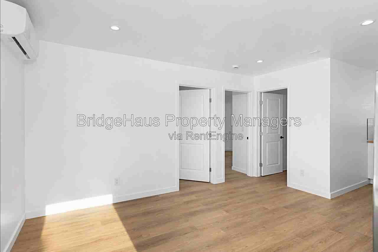 4656 Santa Monica Ave - Photo 5 of 21
