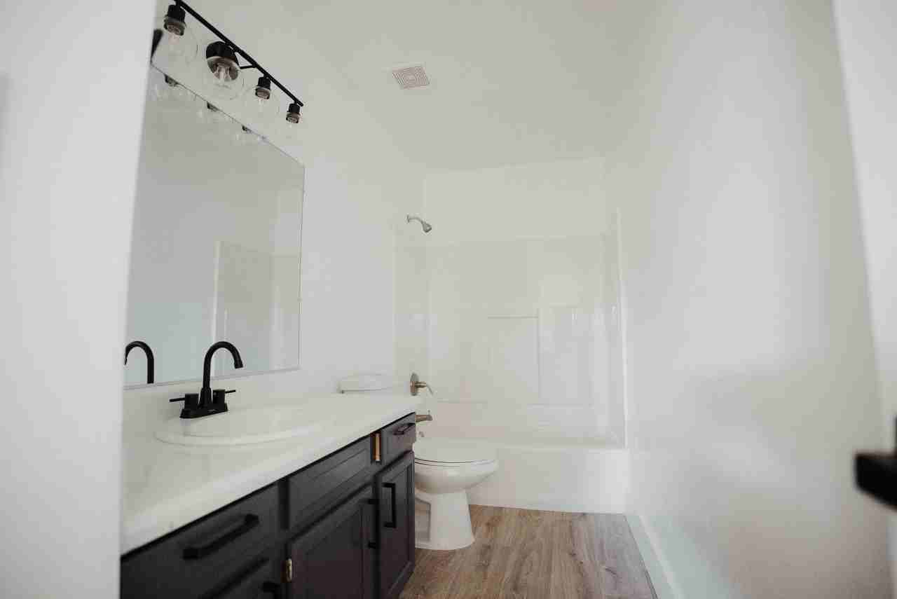 The Apache Village Apartments - Photo 6 of 34