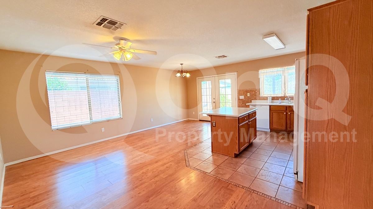 7568 W Oregon Ave - Photo 5 of 27