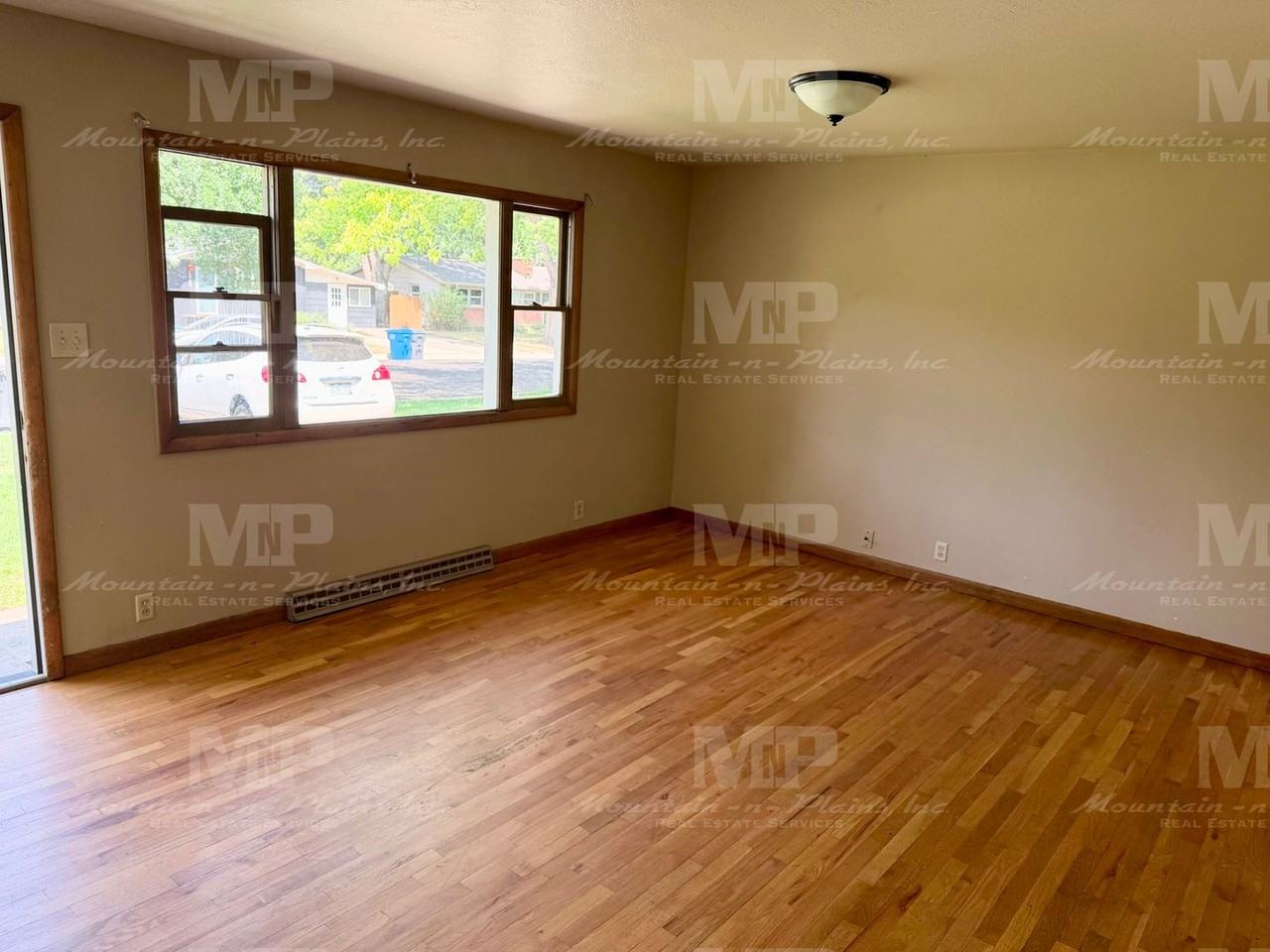 1321 Lakewood Dr - Photo 3 of 22