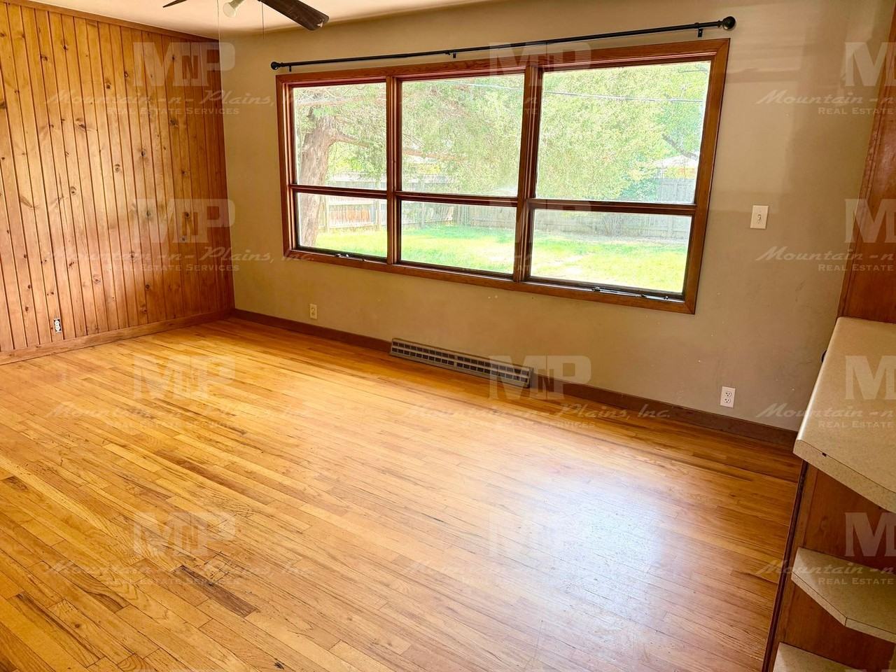 1321 Lakewood Dr - Photo 6 of 22