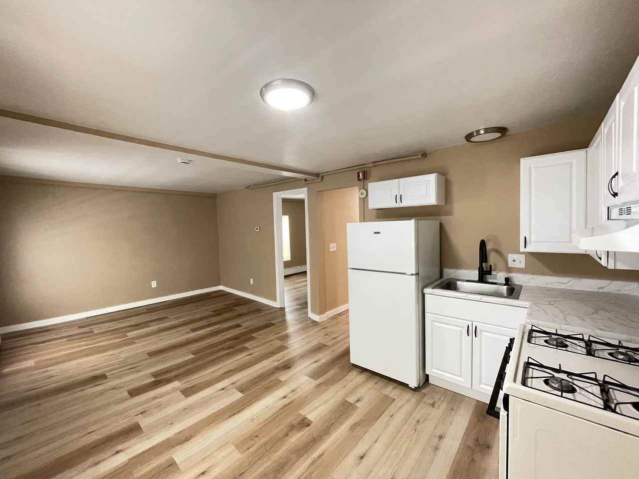 98 Main St #5 - Photo 4 of 10