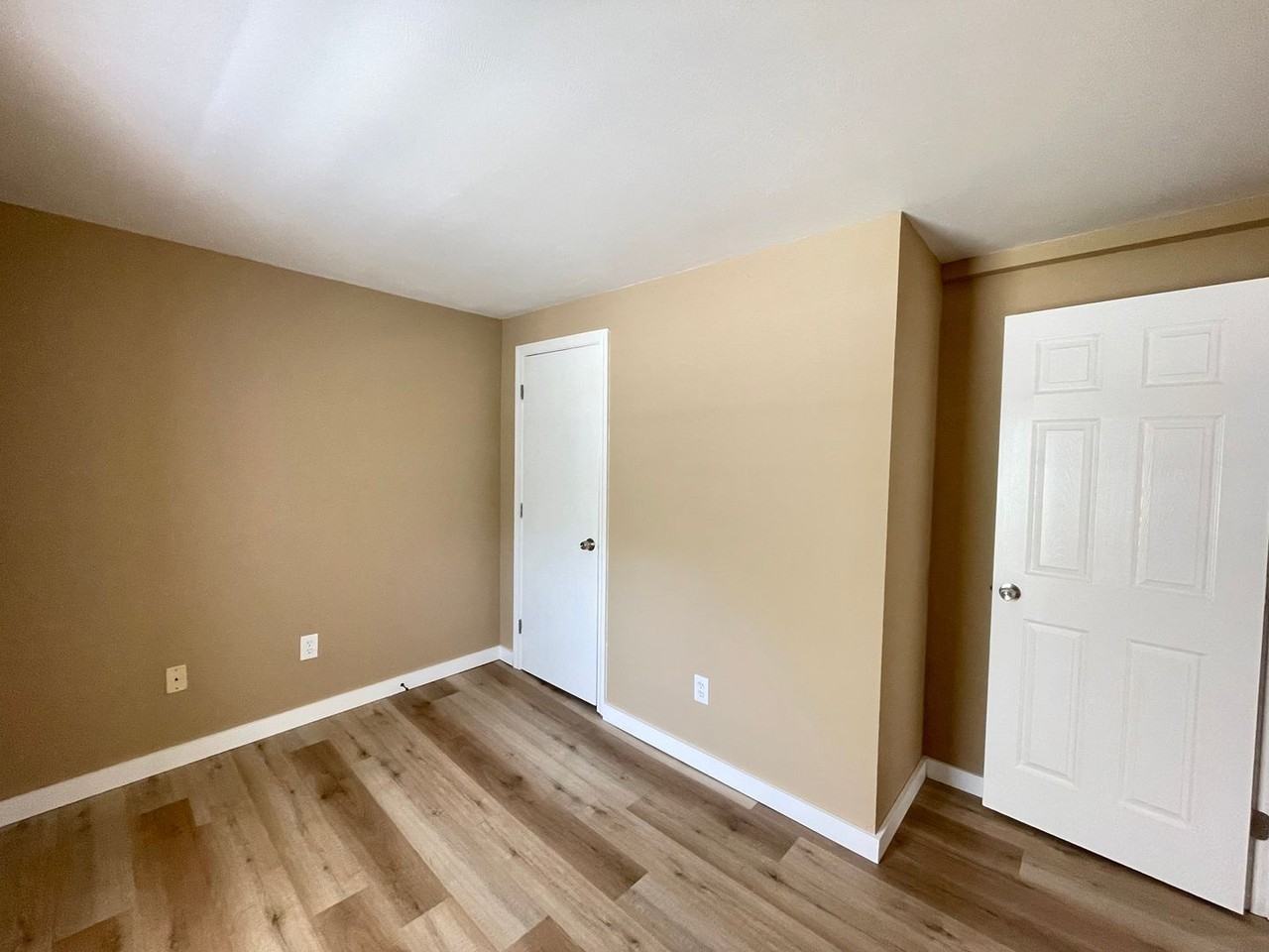 98 Main St #5 - Photo 6 of 10