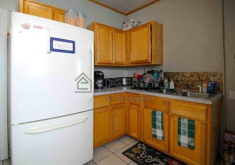 1015 Dayton St Sw #1015D - Photo 3 of 12