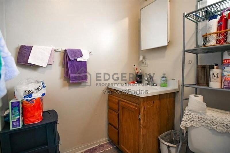 1015 Dayton St Sw #1015D - Photo 6 of 12