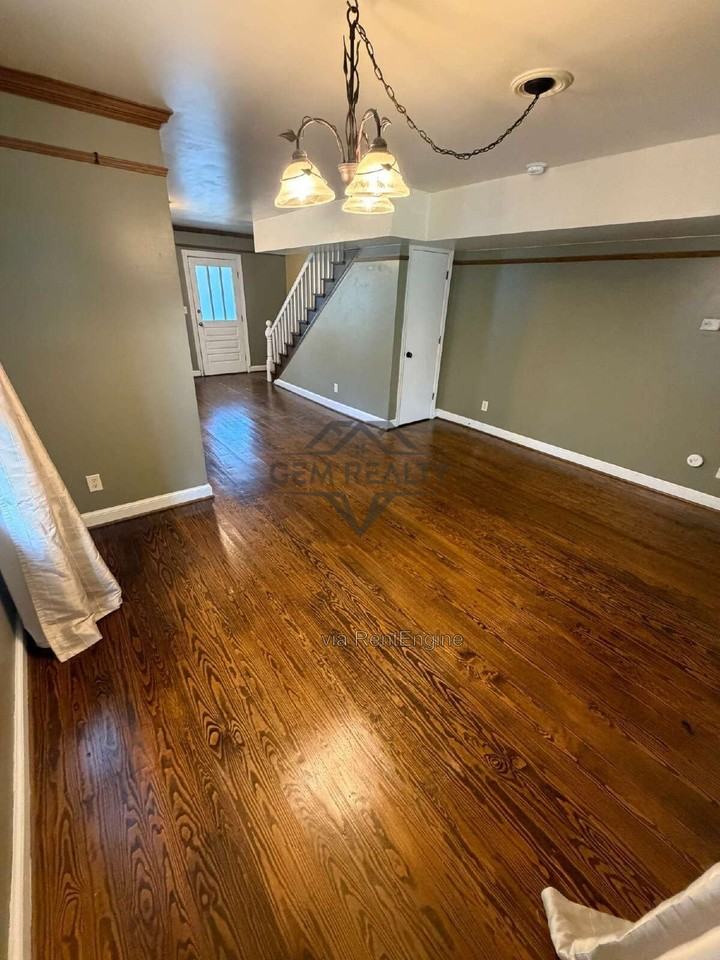 228 Charles St - Photo 3 of 22
