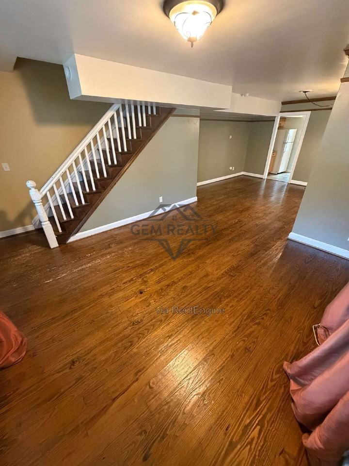 228 Charles St - Photo 5 of 22