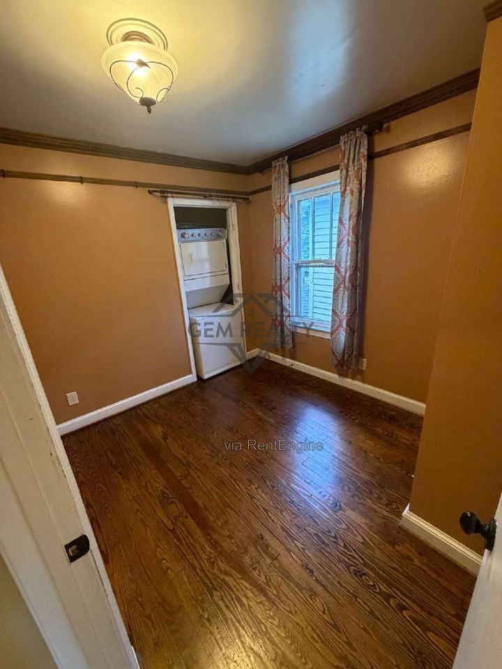 228 Charles St - Photo 6 of 22