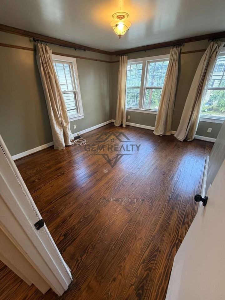 228 Charles St - Photo 7 of 22