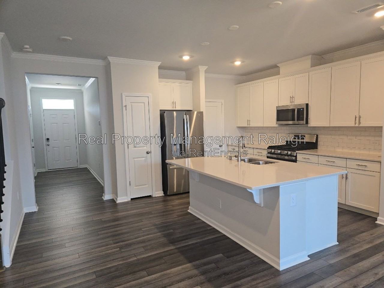 1029 Aberleigh Ln - Photo 2 of 16