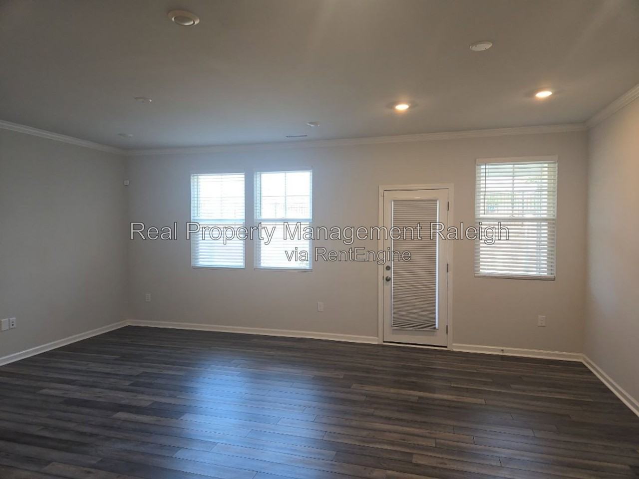 1029 Aberleigh Ln - Photo 3 of 16