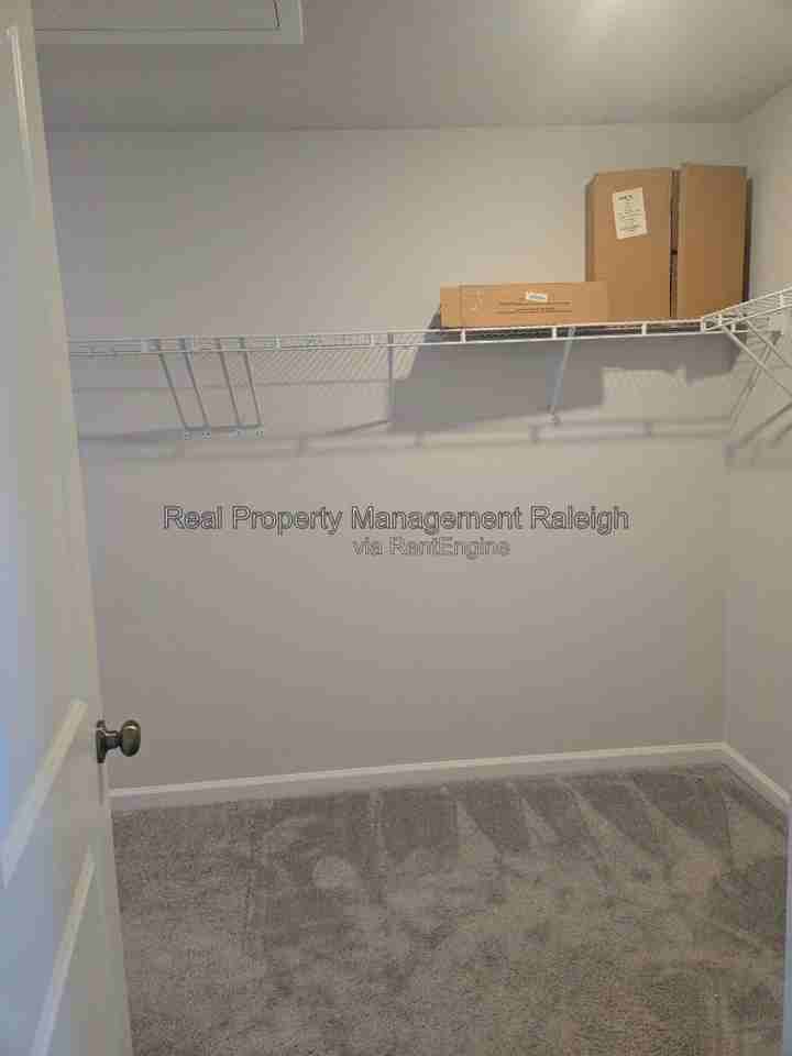1029 Aberleigh Ln - Photo 7 of 16