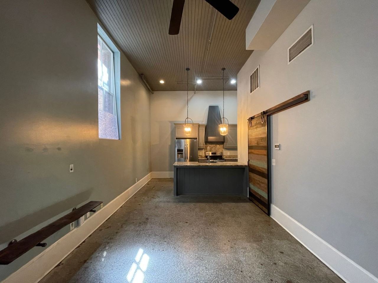 553 Cherry St - Photo 3 of 15