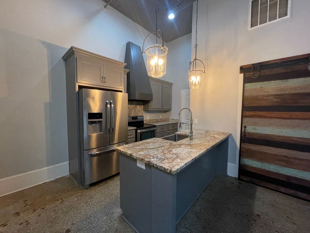 553 Cherry St - Photo 6 of 15