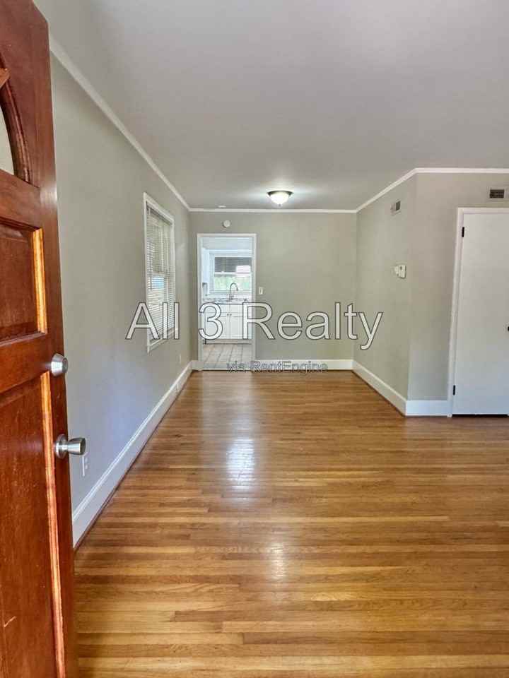 929 Parkwood Dr - Photo 6 of 29