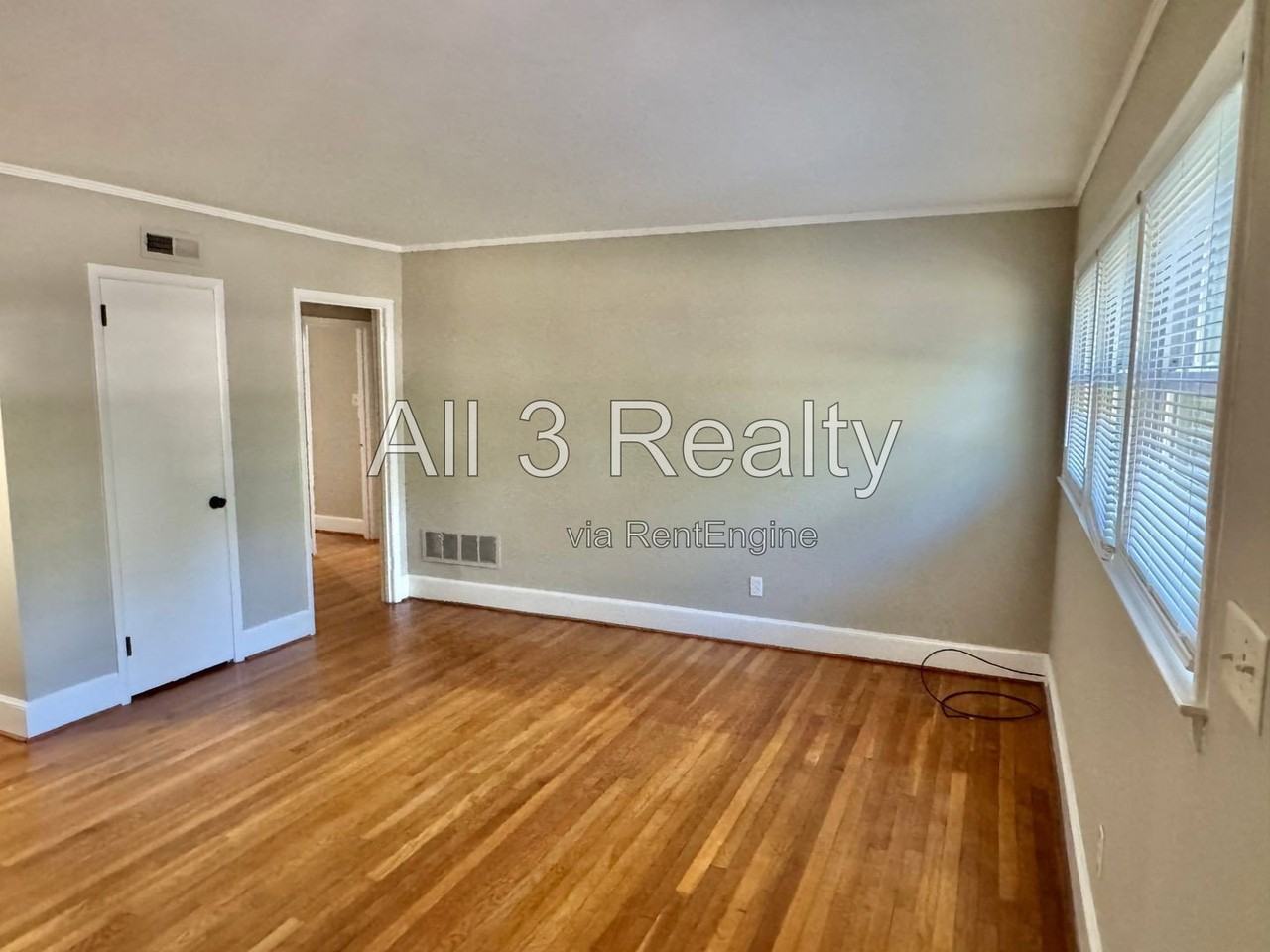 929 Parkwood Dr - Photo 7 of 29