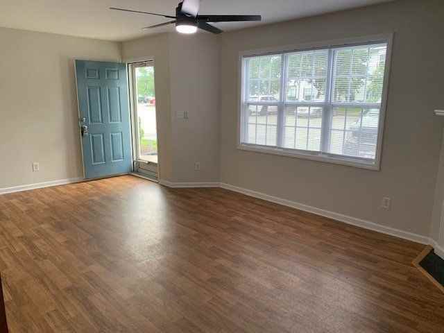 3975 Sterling Pointe Dr - Photo 2 of 19