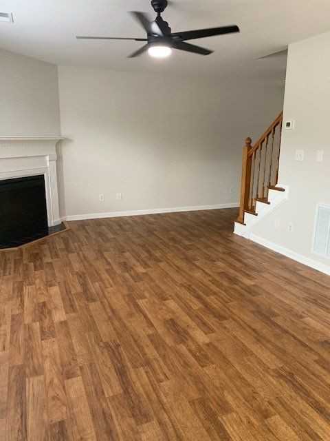 3975 Sterling Pointe Dr - Photo 3 of 19