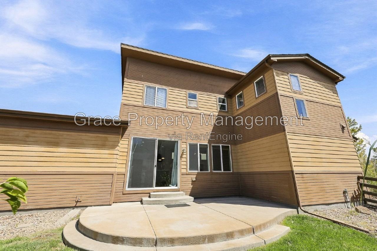 10229 Southlawn Cir - Photo 3 of 29