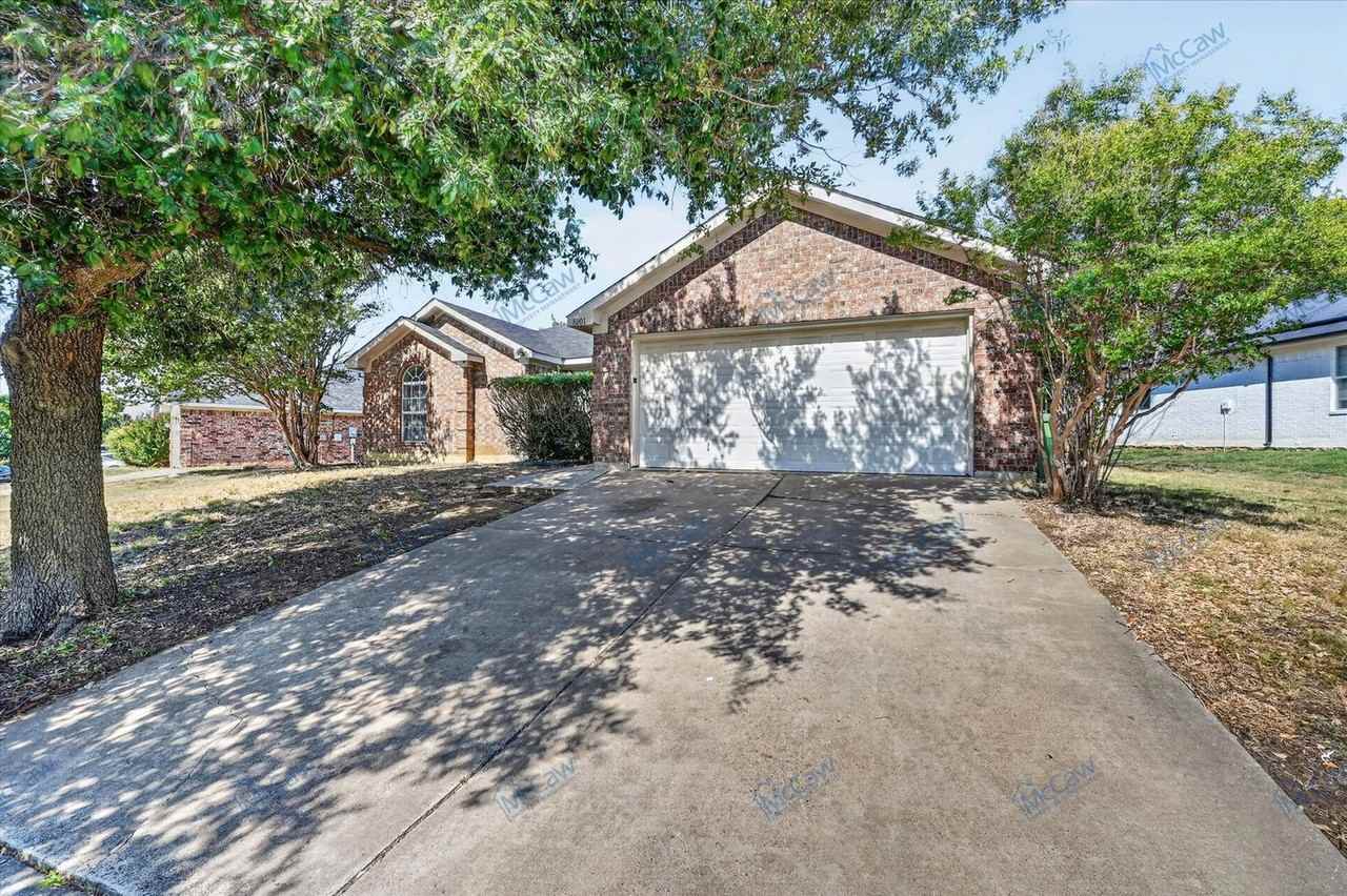 8001 Mourning Dove Dr - Photo 2 of 21