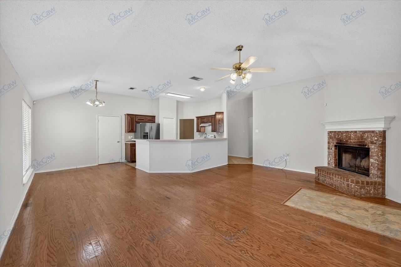 8001 Mourning Dove Dr - Photo 4 of 21