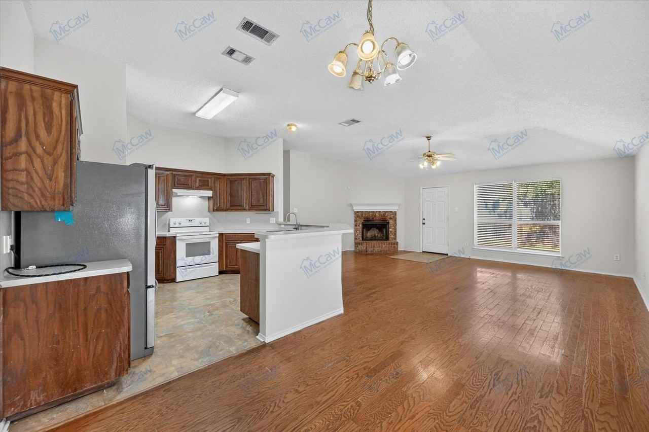 8001 Mourning Dove Dr - Photo 5 of 21