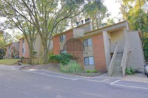 featured image of 406 Glenview Dr #9