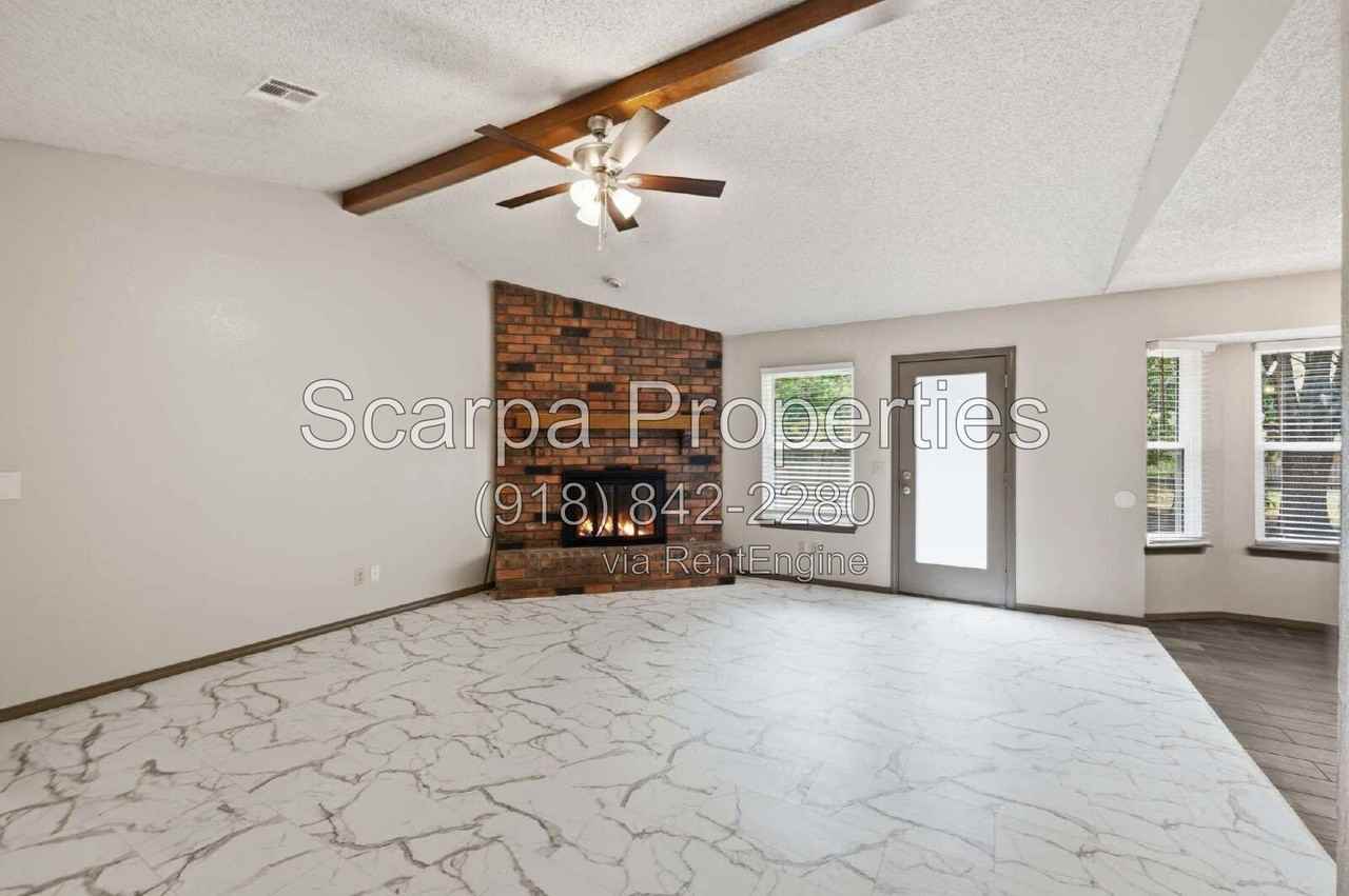 1105 W Vicksburg Pl - Photo 5 of 20