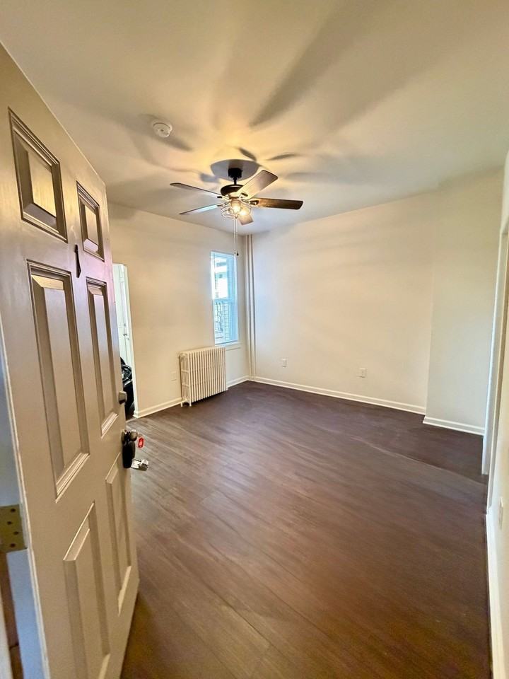 324 S Christian St #1 - Photo 4 of 16