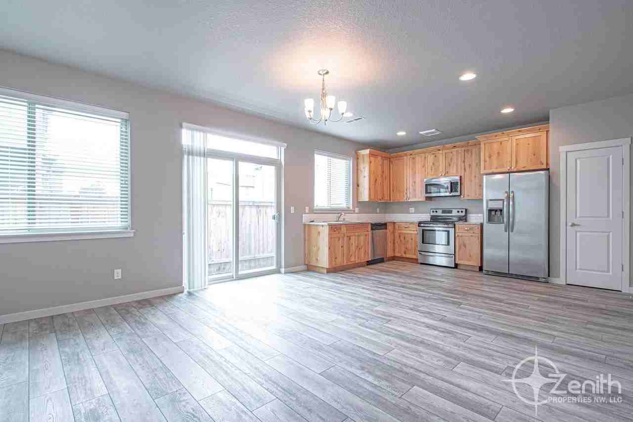 1308 Ne 82nd Dr - Photo 2 of 25
