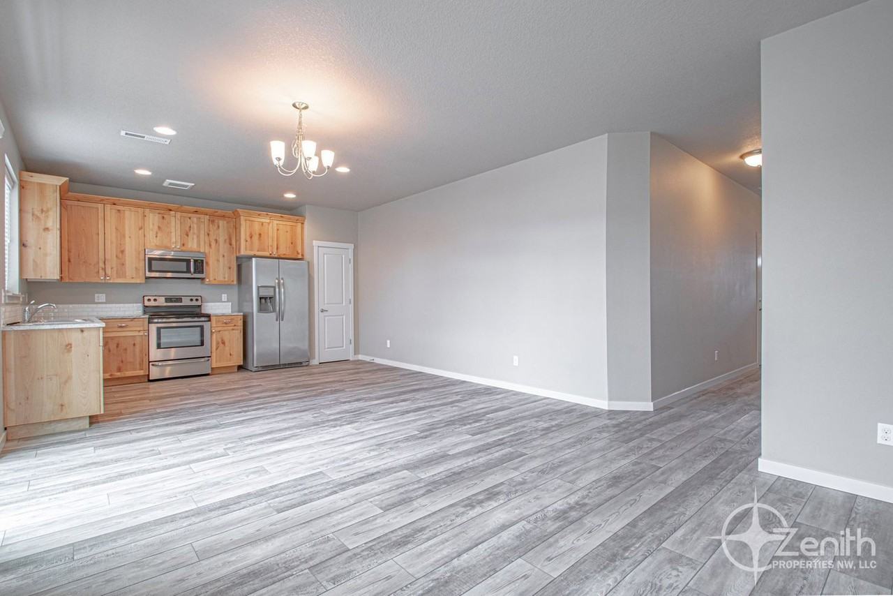 1308 Ne 82nd Dr - Photo 3 of 25