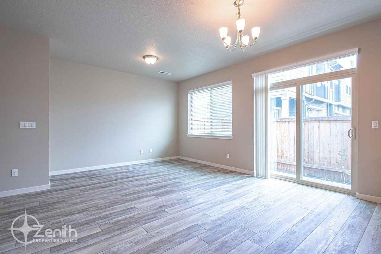 1308 Ne 82nd Dr - Photo 5 of 25