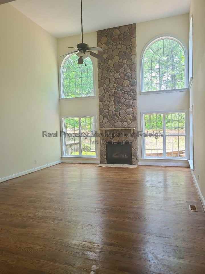 7801 Kensington Manor Ln - Photo 6 of 20