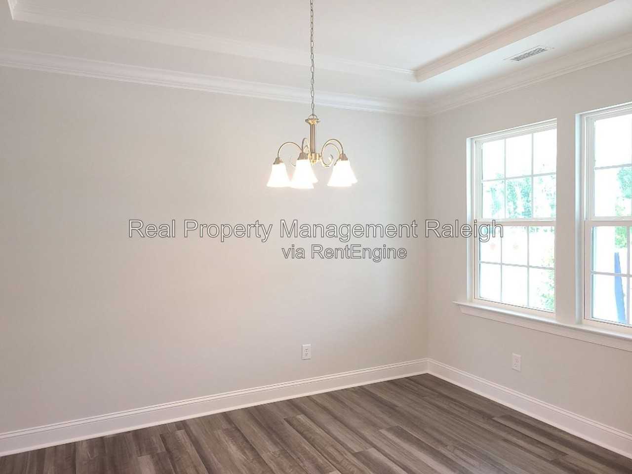 704 Wrights Creek Way - Photo 5 of 17