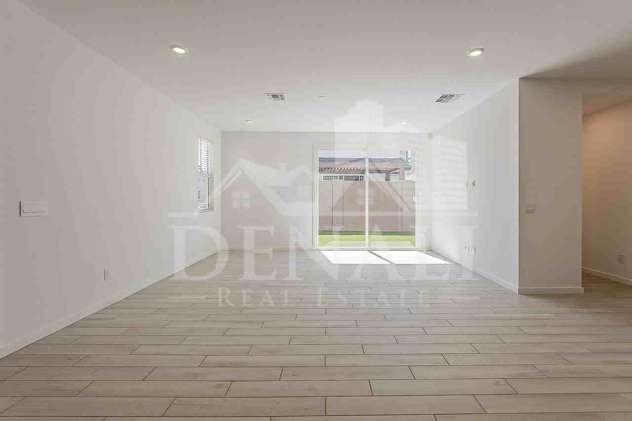 2434 W Rowel Rd - Photo 7 of 40